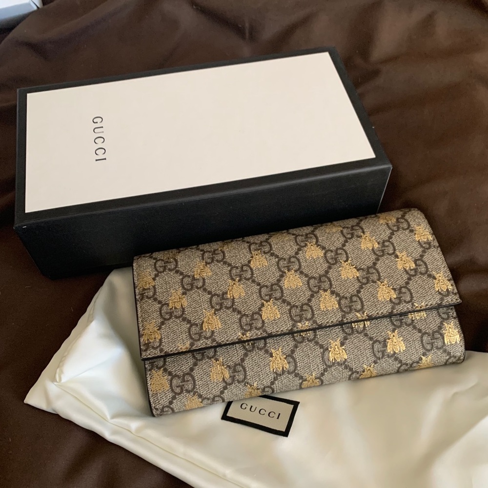 Gucci GG supreme bee wallet